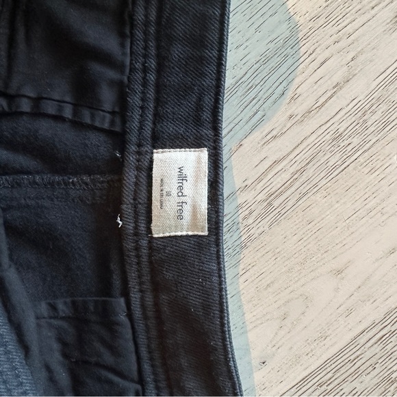 SOLD - Wilfred Free Cargo Pants - SIZE 10 - Picture 3 of 3